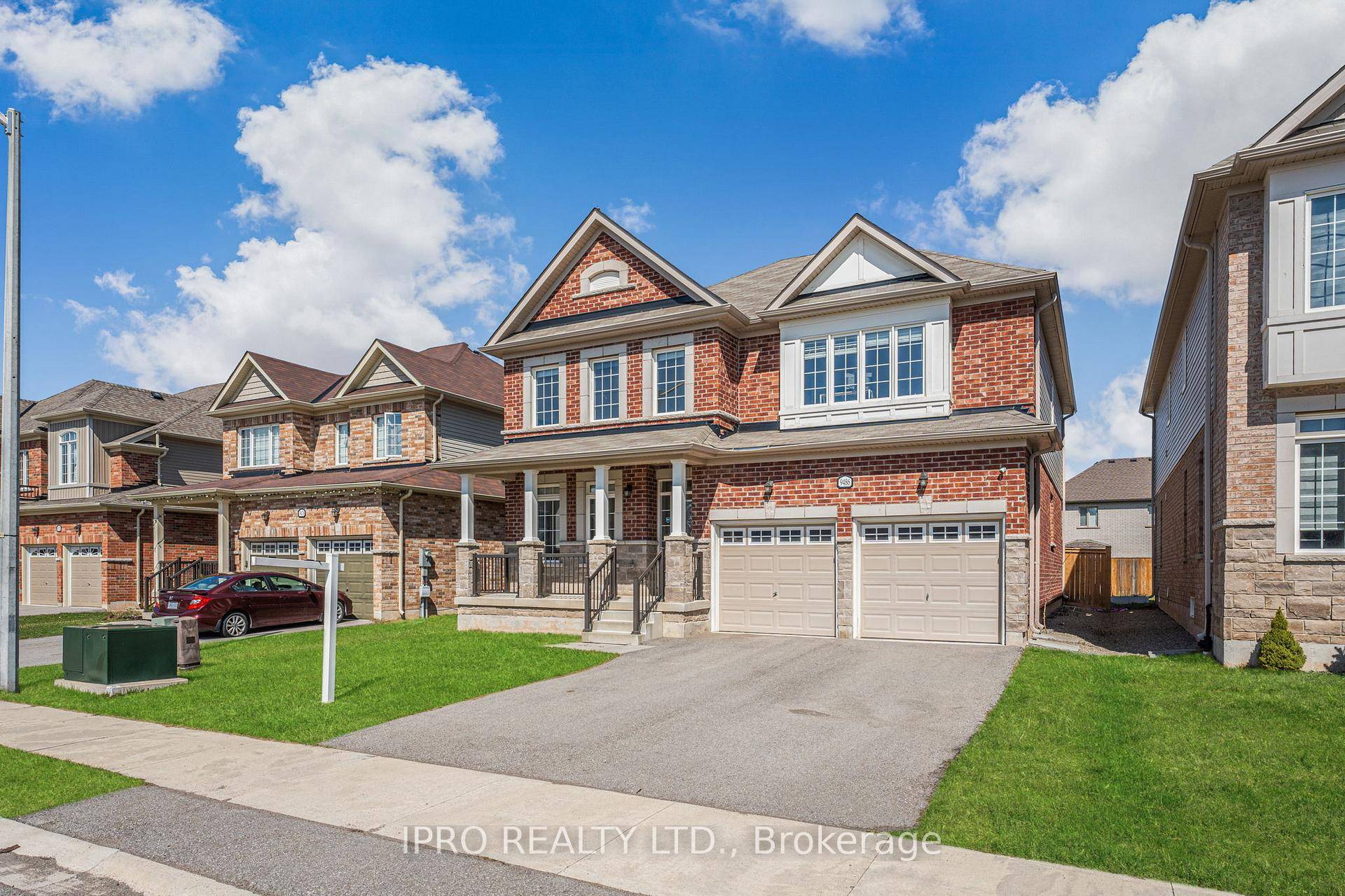 Stunning, Executive, Lancaster built 2 storey 4 Bedrooms home in beautiful, highly sought after Lyons Creek Community.