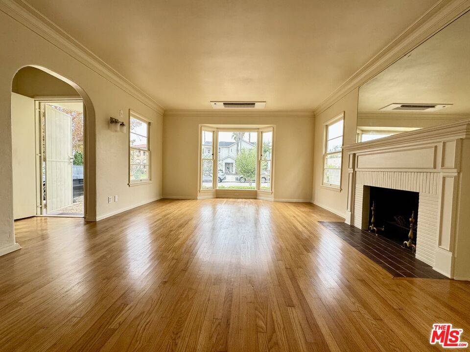 632  N Harper Ave 2BR Beverly Grove La