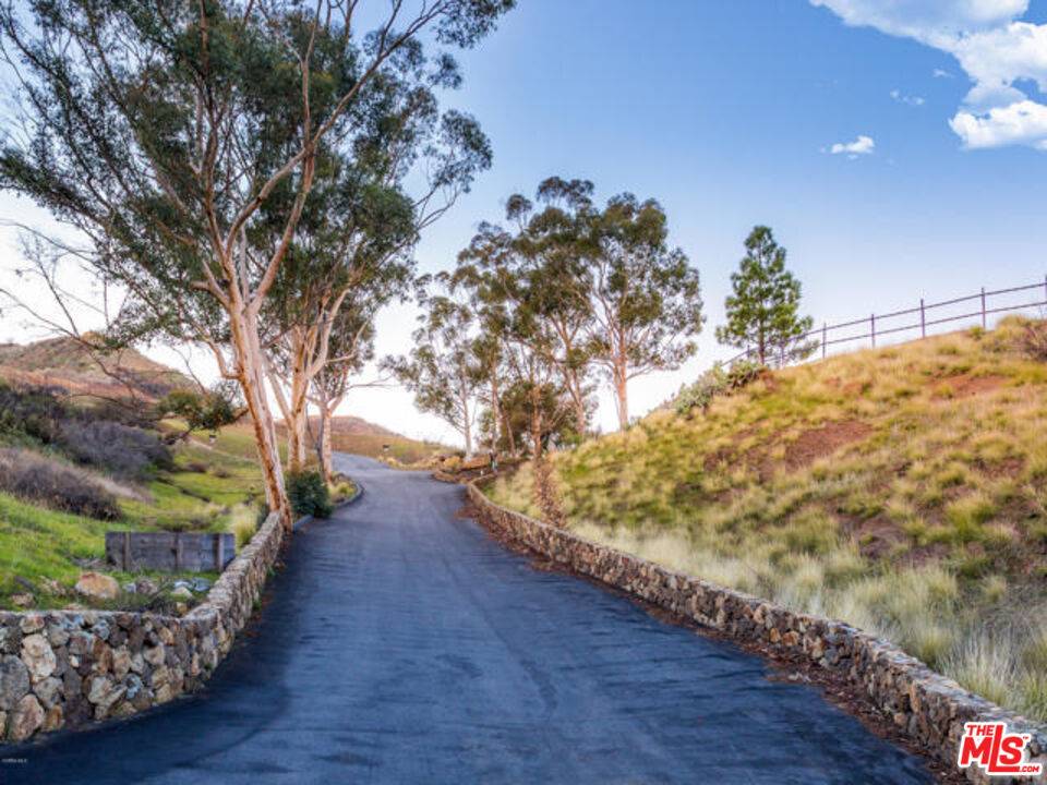 33051 Mulholland HWY Malibu La