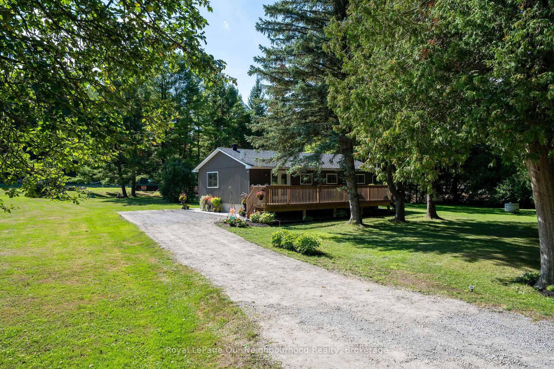 Country living by the lake !