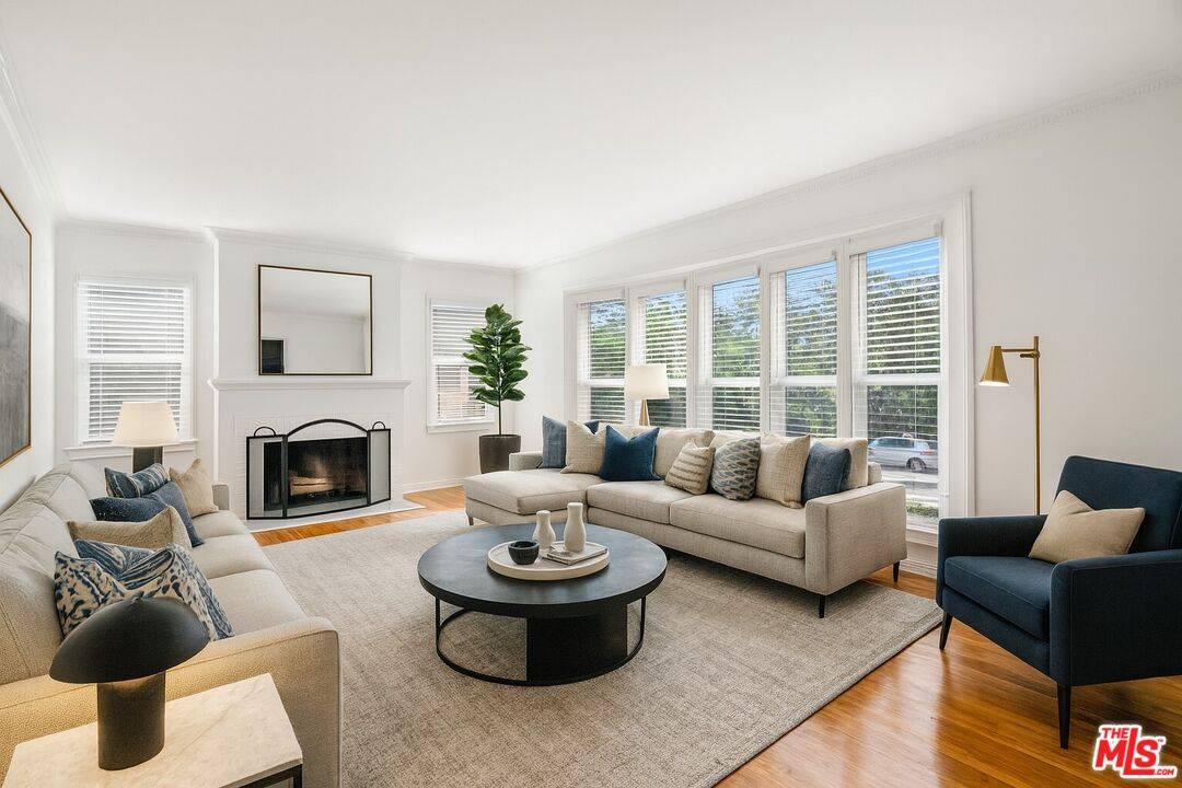 1918   Prosser Ave 3BR Beverlywood La