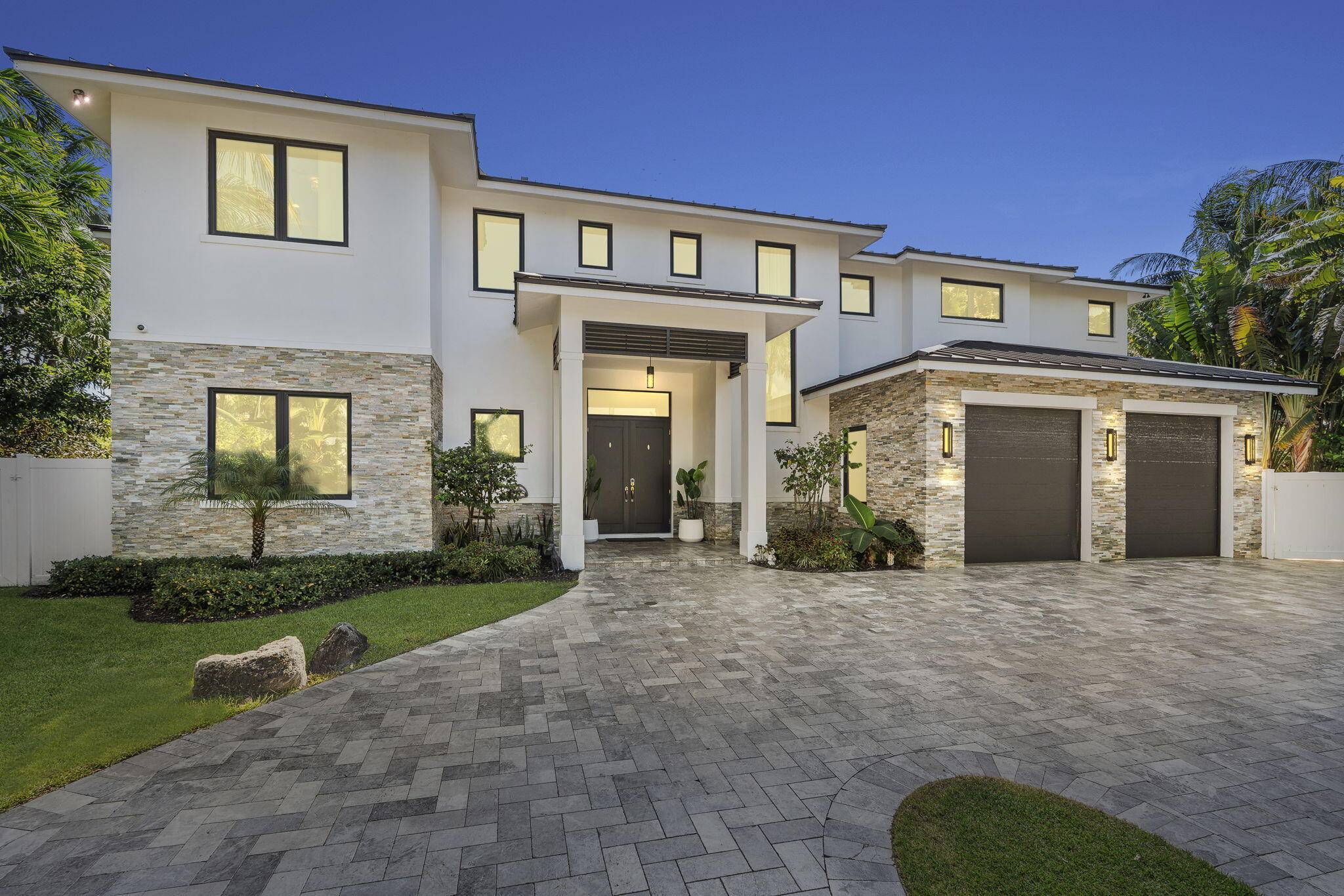 Contemporary Coastal Living in Boca Raton.