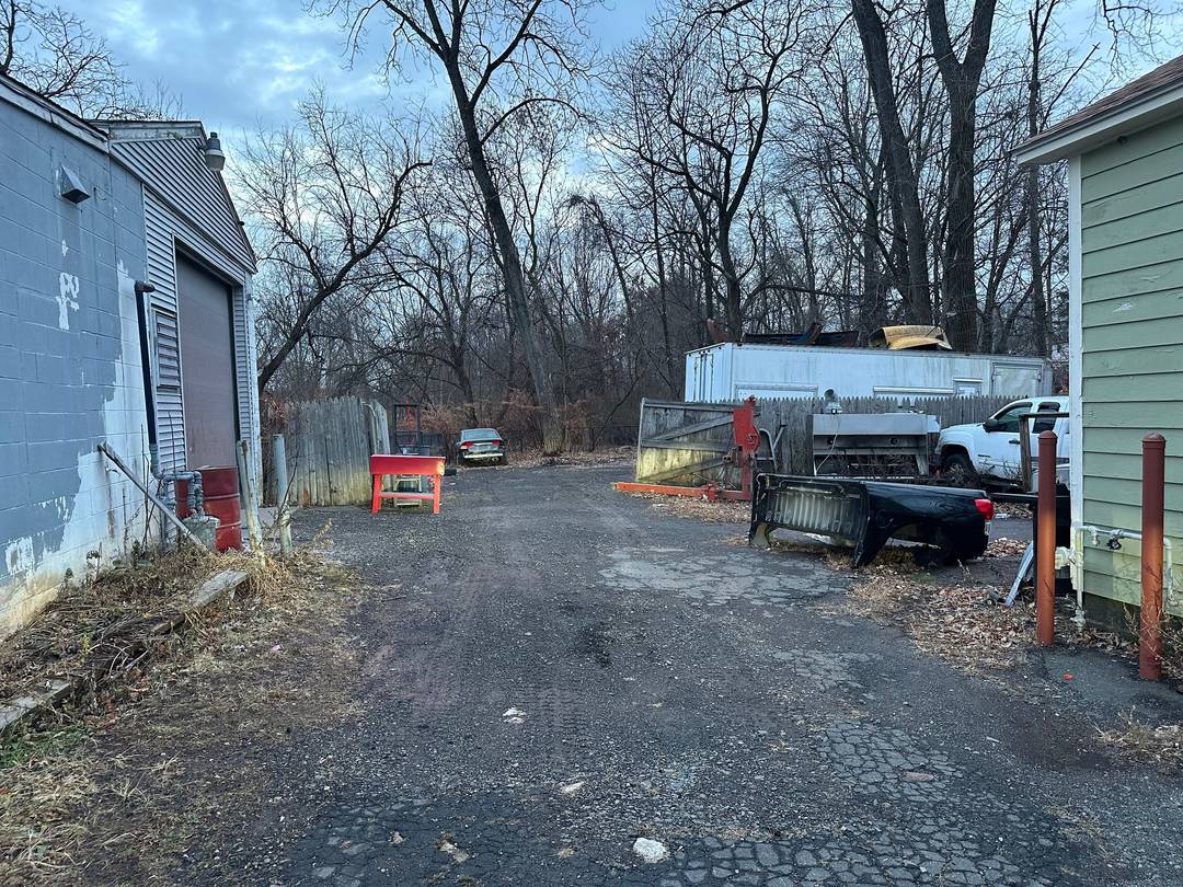 OWNER FINANCING AVAILABLE !