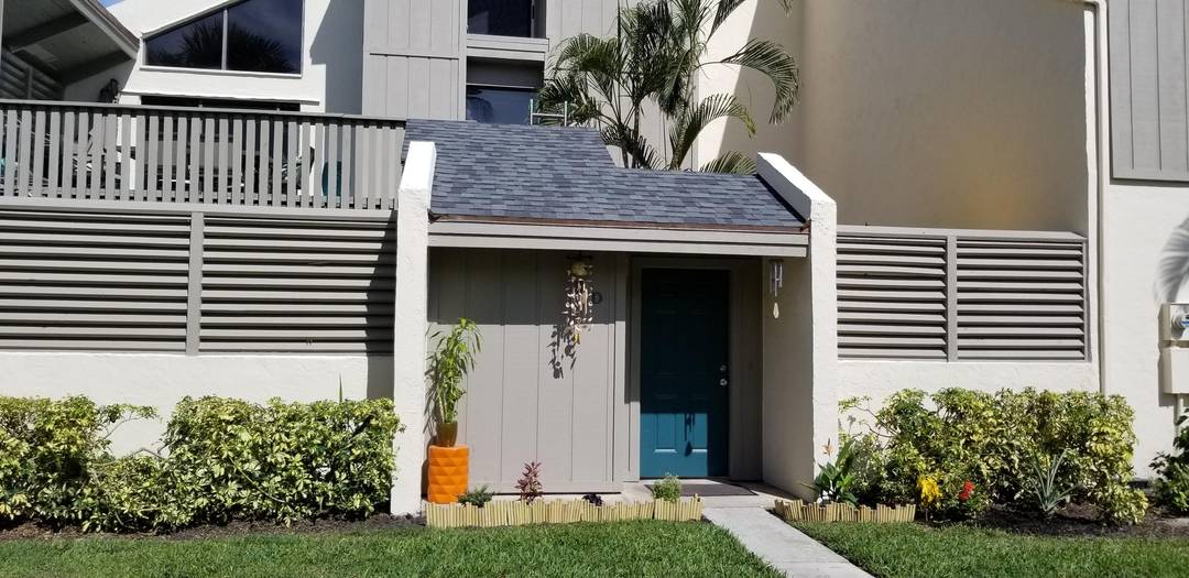 LOCATION LOCATION LOCATION One story, first floor villa with large private patio and renovated in beach theme, extremely clean cozy living quarters 1 1.