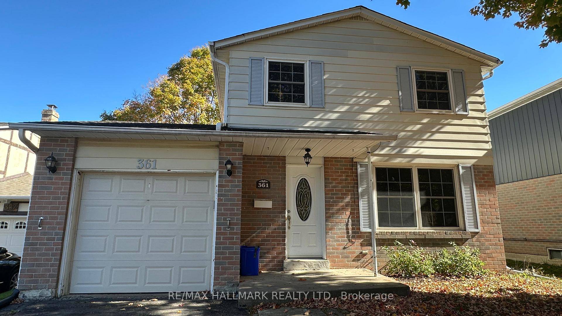 In the heart of Newmarket, conveniently located yet peaceful close to bus stops, highways, schools, and shopping malls.