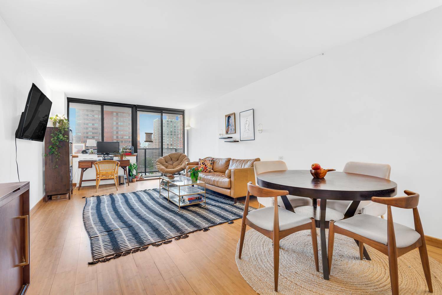 Beautiful one bedroom, with custom chef's kitchen with Sub Zero refrigerator and granite counters make this residence ideal for entertaining.