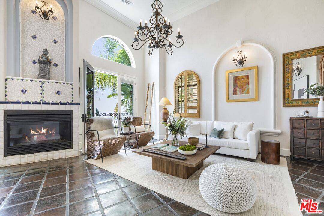 6383 Quebec Dr 4BR Hollywood Hills East La