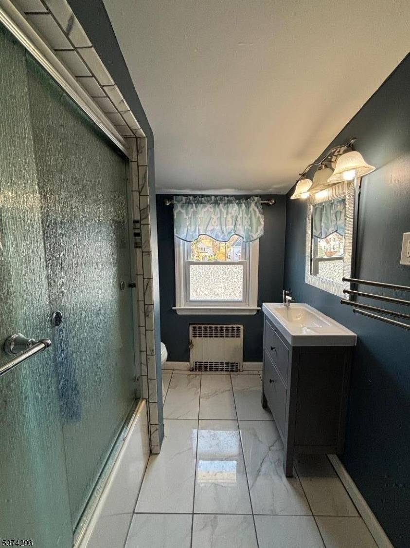 SINGLE FAMILY 4, 2 1 2 BATH.