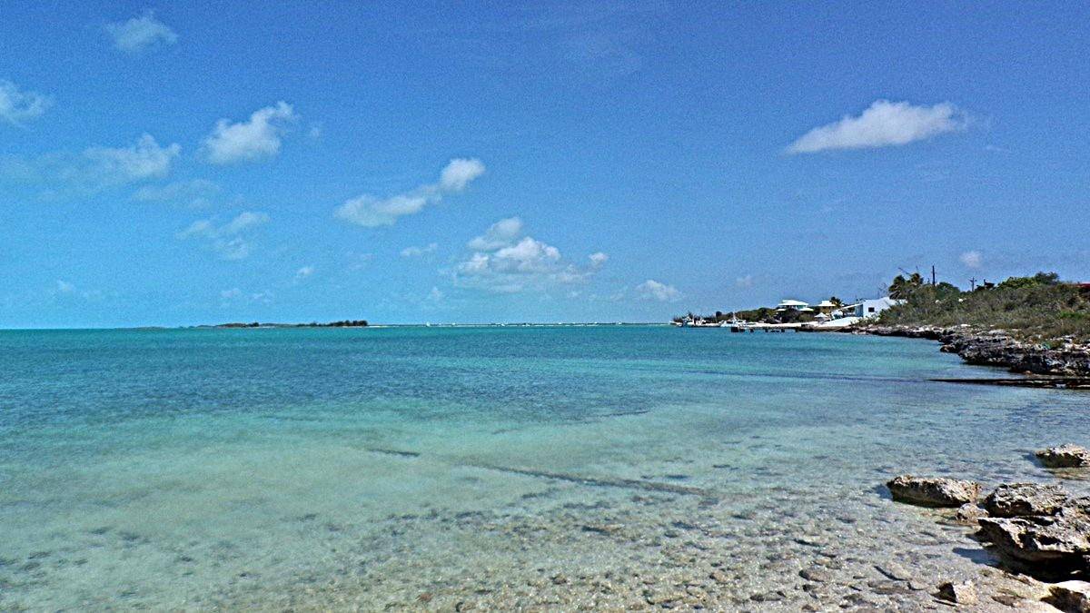 SALT POND WATERFRONT Land Long-Island-Bahamas