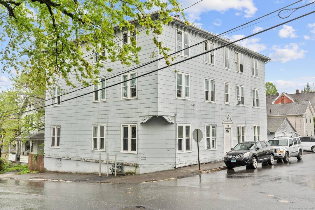 Introducing 99 Galpin, a well positioned 6 unit multifamily asset offering a compelling blend of stability and upside.