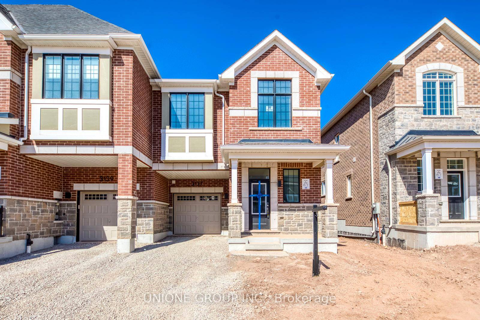Brand New Stunning 4 Bed, 2.
