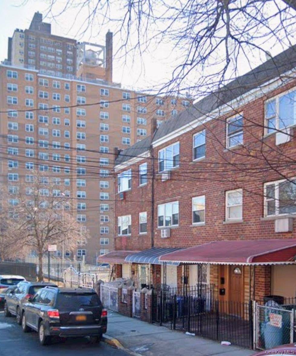 For Rent is a 3 bedroom 1 bath on the 2nd floor of a private house.