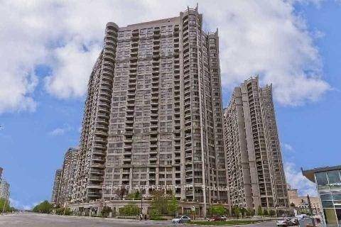 Beautiful lake and city views in the heart of Mississauga.