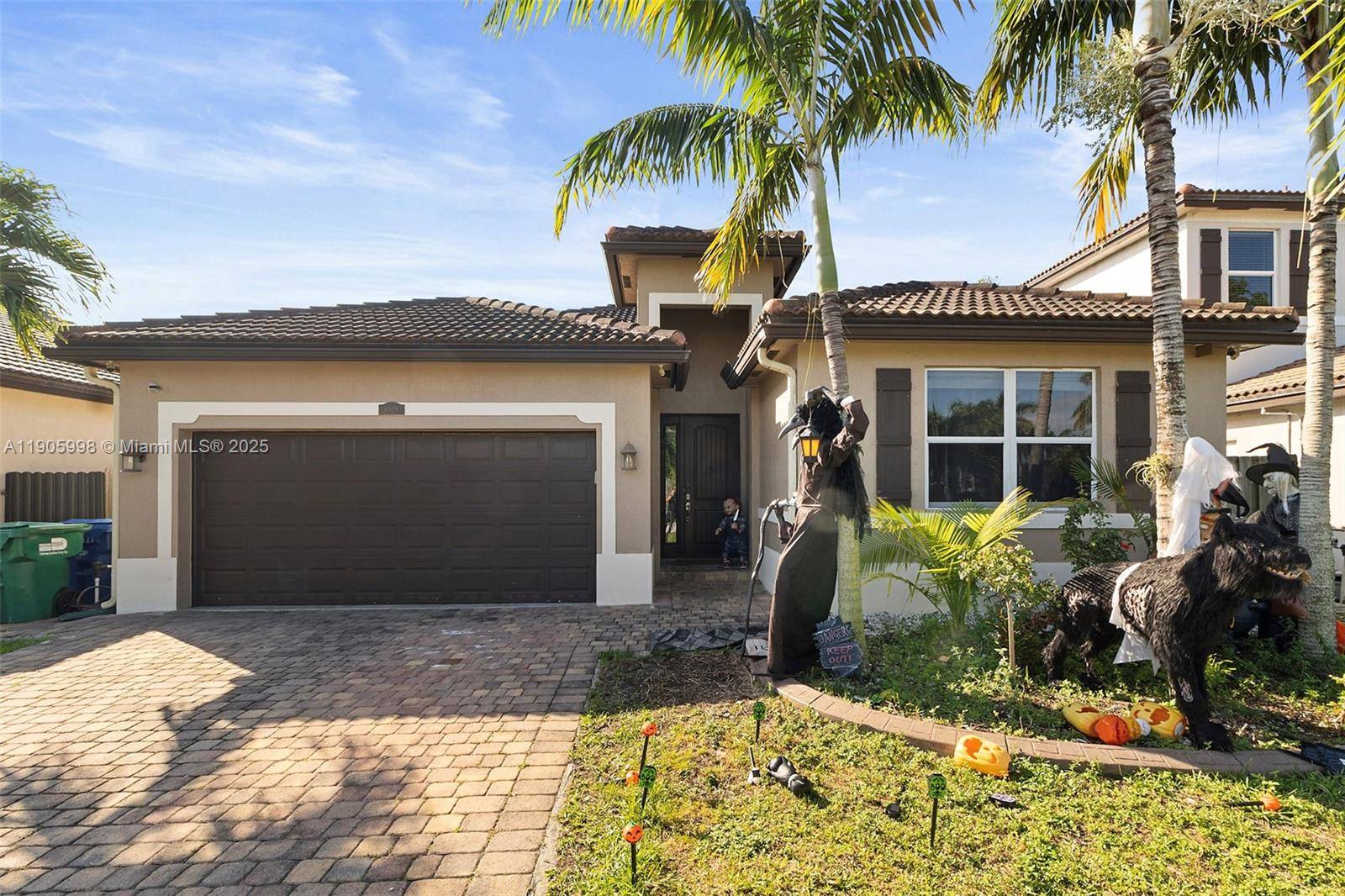 Beautiful 4 bedroom, 2 bathroom home with 1, 877 sq ft in the sought after Hemingway Point neighborhood.