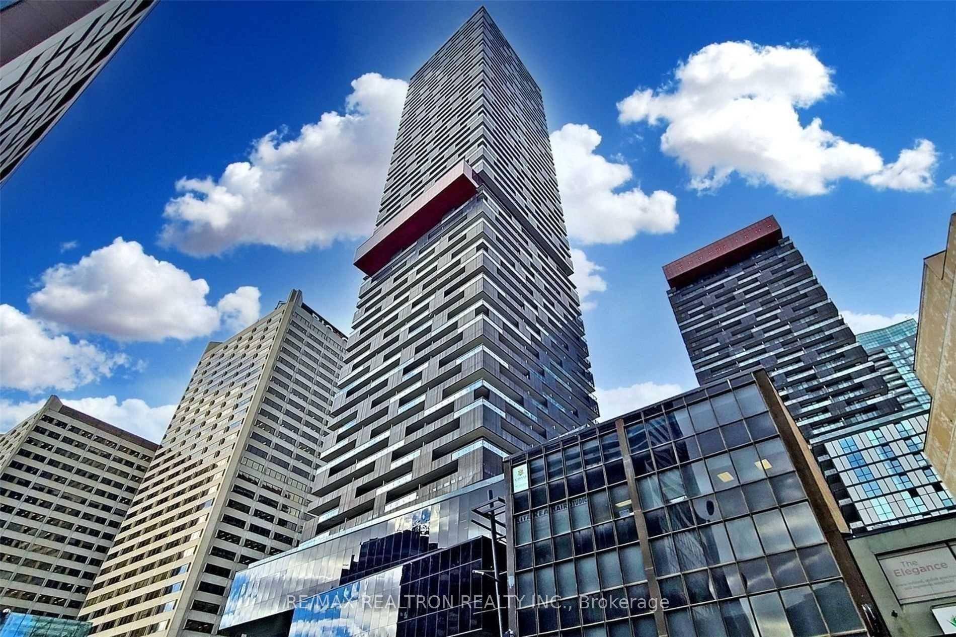 Welcome to this stunning 2 bedroom plus den condo at the prestigious E Condos.