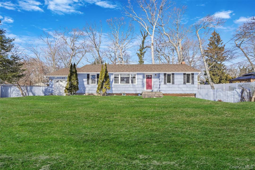 Priced to sell ! Welcome to this sun filled 3 bedroom, 1.