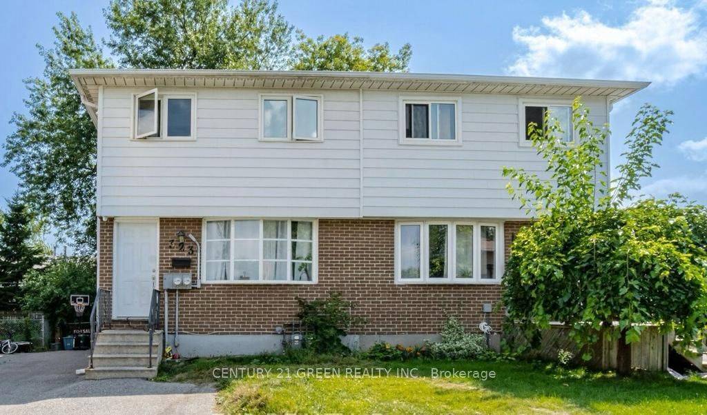 Welcome To This Lovely Bright Open Concept Front Unit 3 Bedroom, 1 Bathroom 2 Level Unique Unit In Oshawa with 2 Parking Spots !