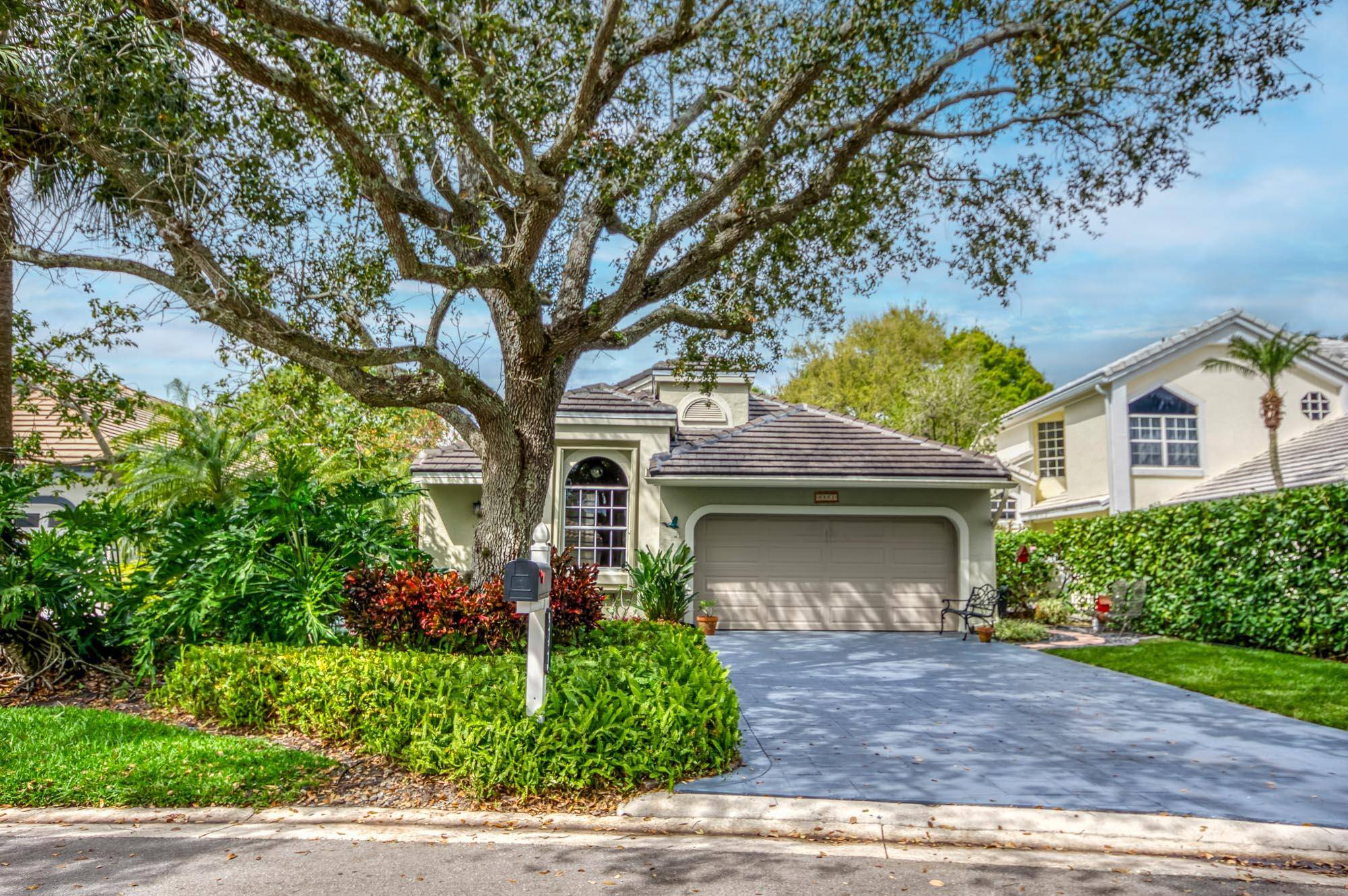 Calling all dog lovers ! This updated home has a rare fenced yard in Eastpointe !
