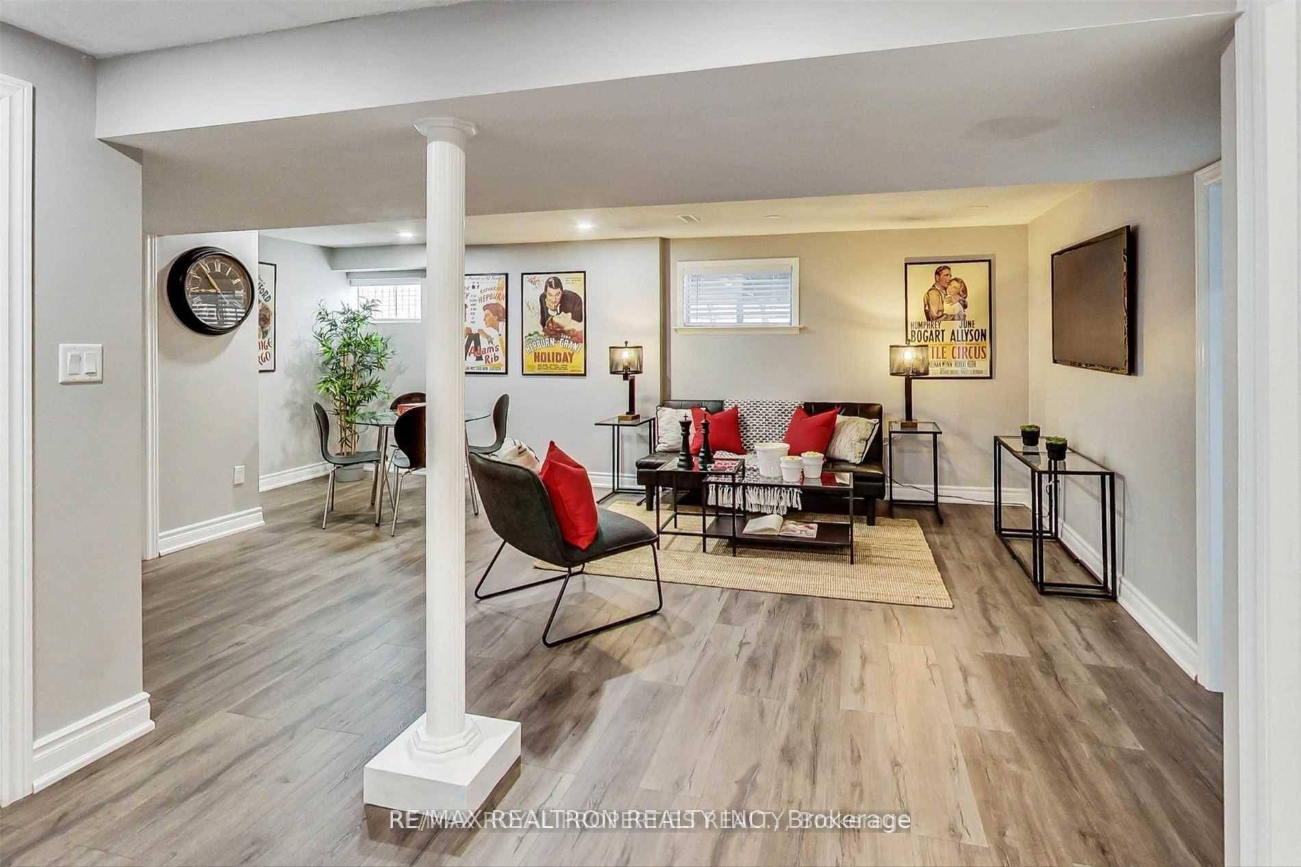 Beautiful amp ; Spacious 2 Bedroom, 1 Bathroom Basement Apartment in the Heart of Downtown Whitby !