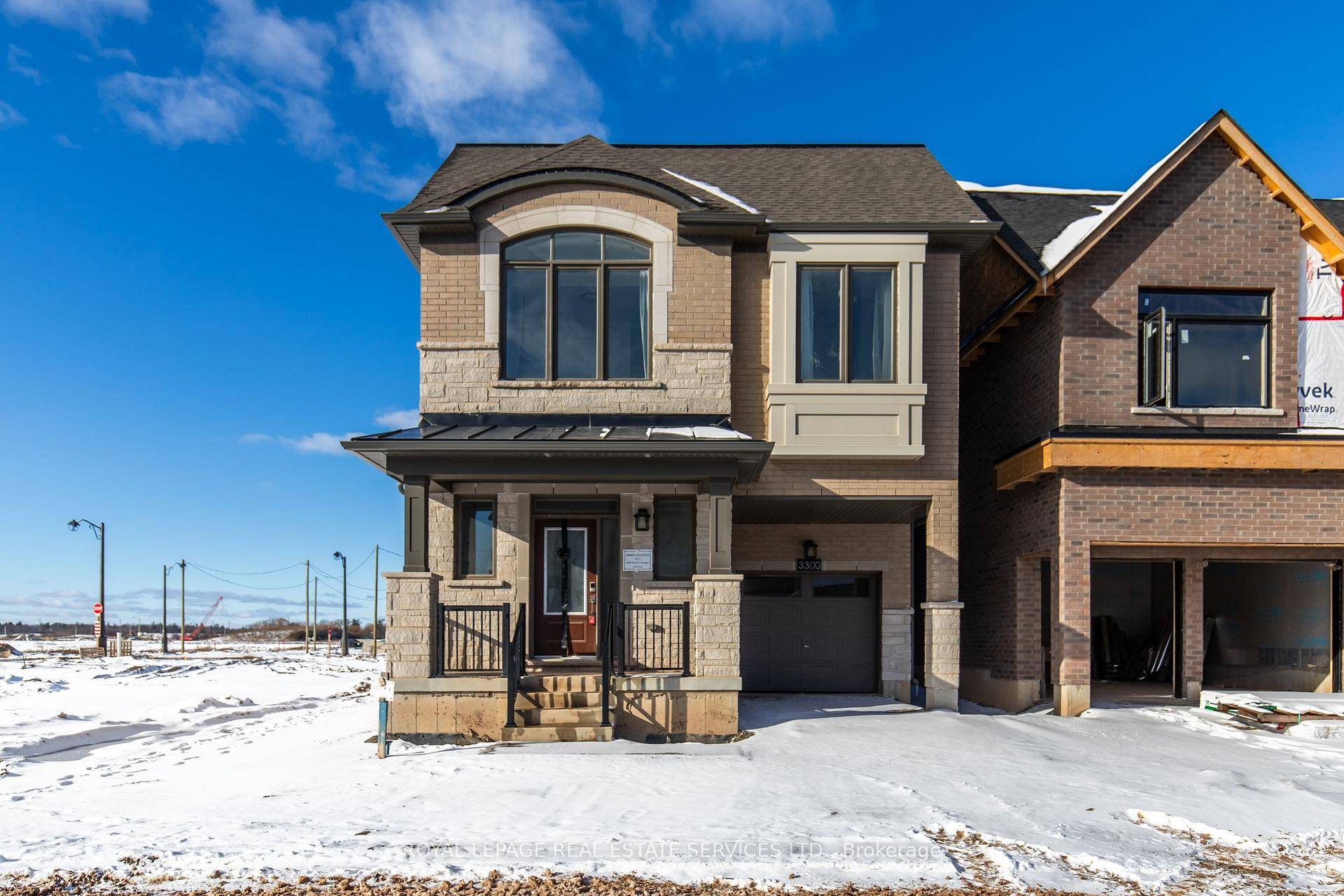 Simply Stunning ! Brand new never lived in 5 1 bedrooms, 4 1 bathrooms detached home.