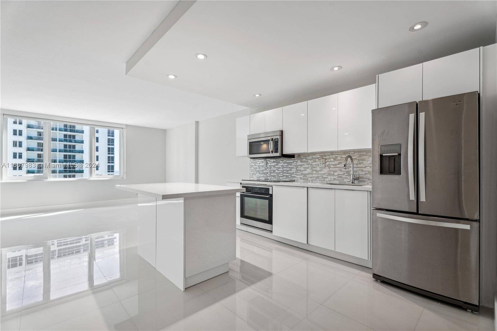 Completely renovated oceanfront 760 sq ft condo in the heart of South Beach !