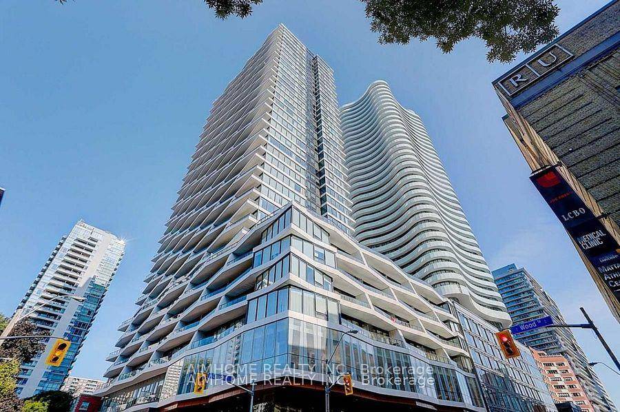 Newer 1 1 Den Condo Located At Church Carlton.
