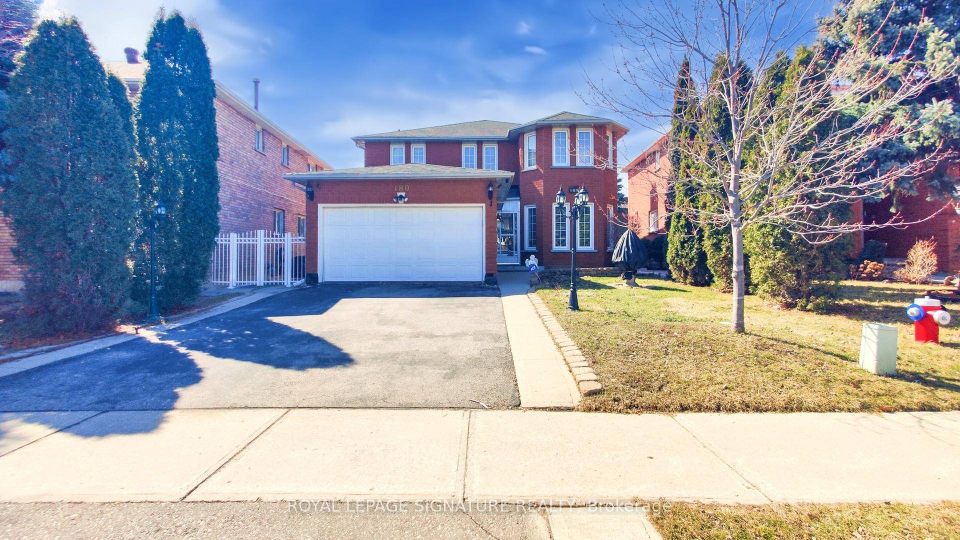 Welcome to this bright, spacious and well maintained 4 bedroom, 4 bathroom Fully Detached Brick home owned by the same family for the last 30 years in a prime Brampton ...