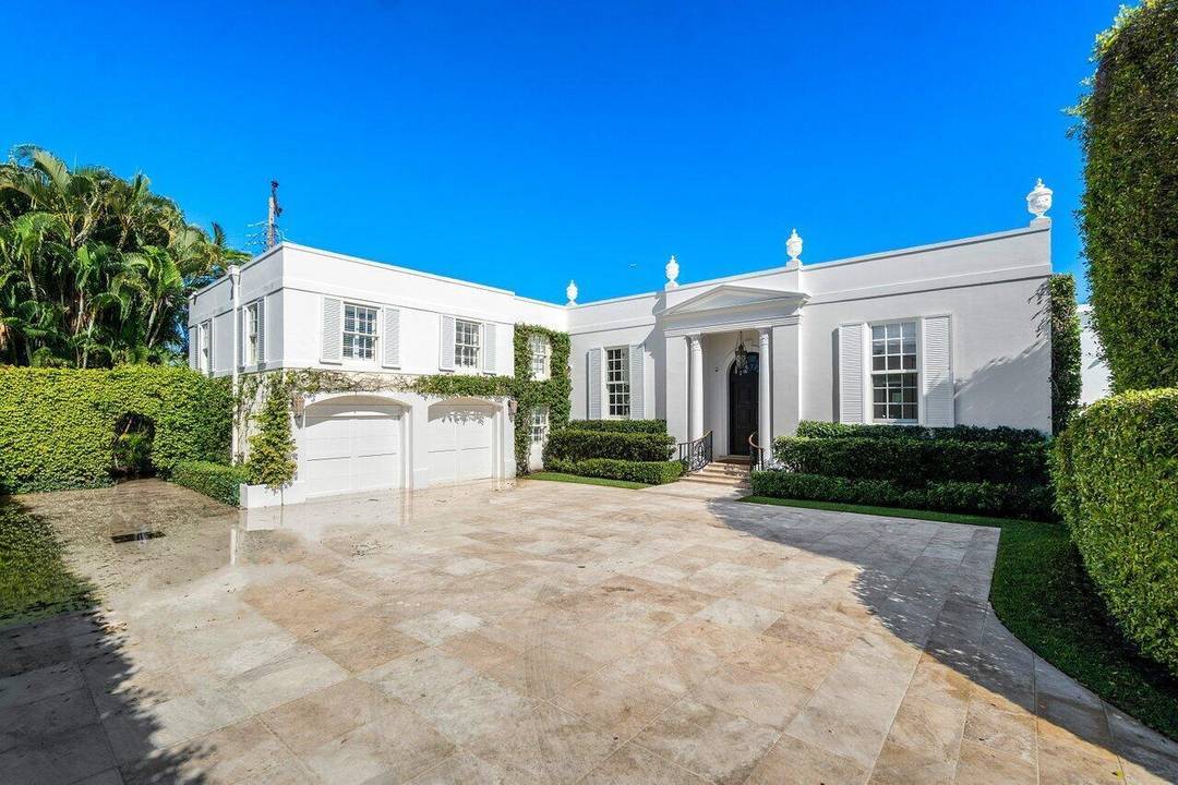 Stately regency with high ceilings, amazing quality detailing, stunning hardwood floors, beautiful new modern furniture, well scaled guest bedrooms, amp ; an expansive loggia pool area, this 6BD 6.