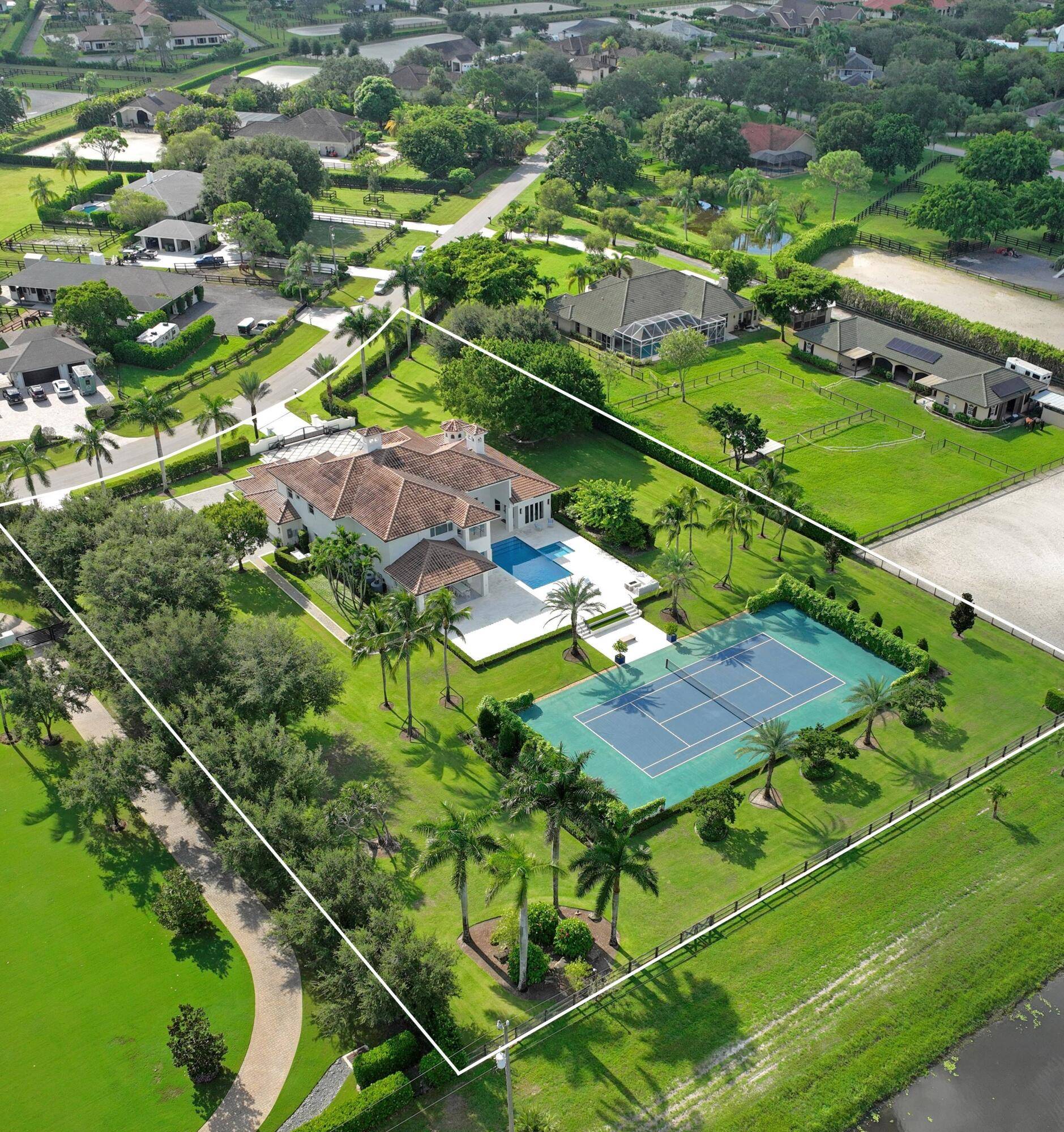 Live the Palm Beach lifestyle of luxury in Wellington !