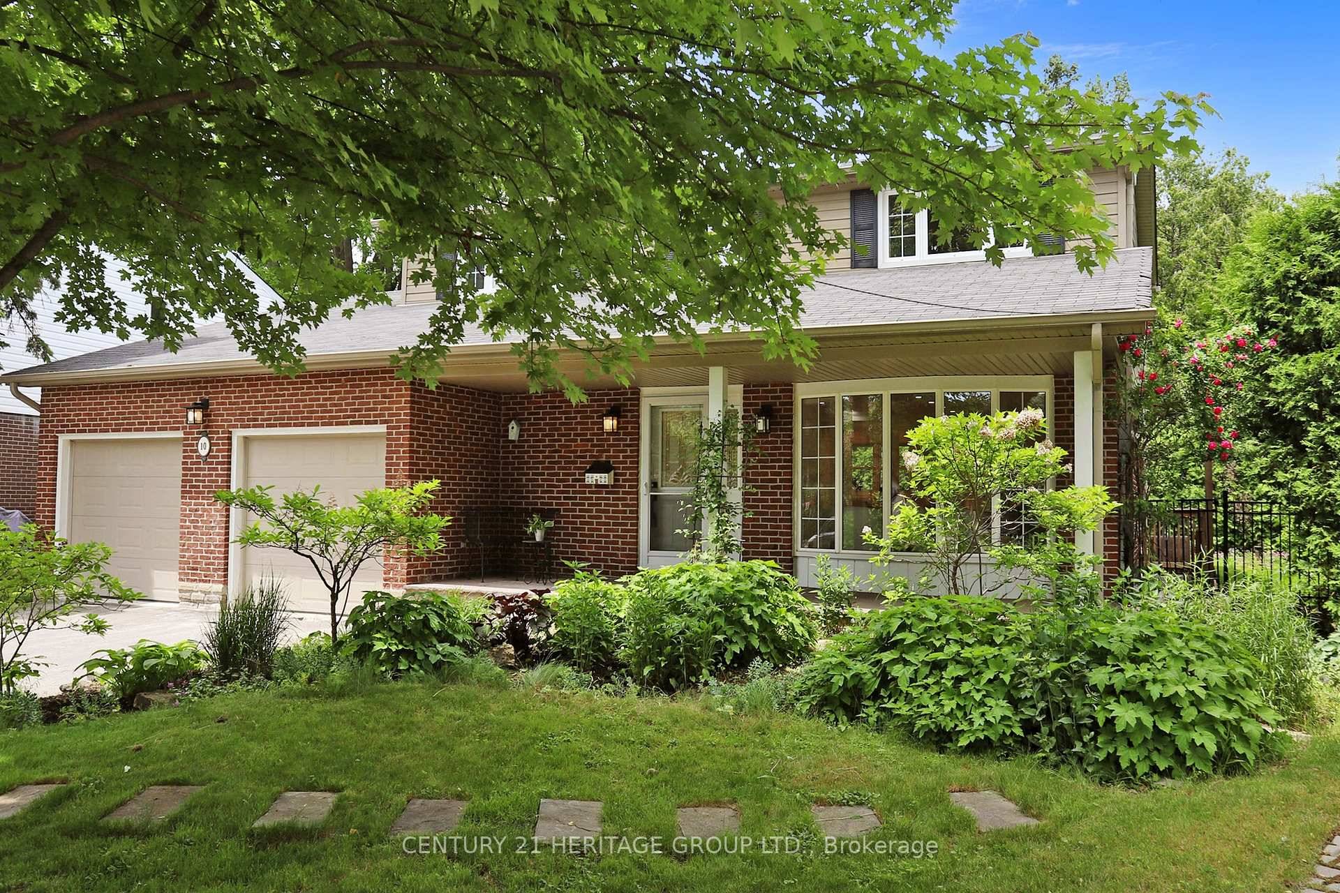 Stunning 4 1 Bedroom, 5 Bathroom Detached Home on a Premium Lot !