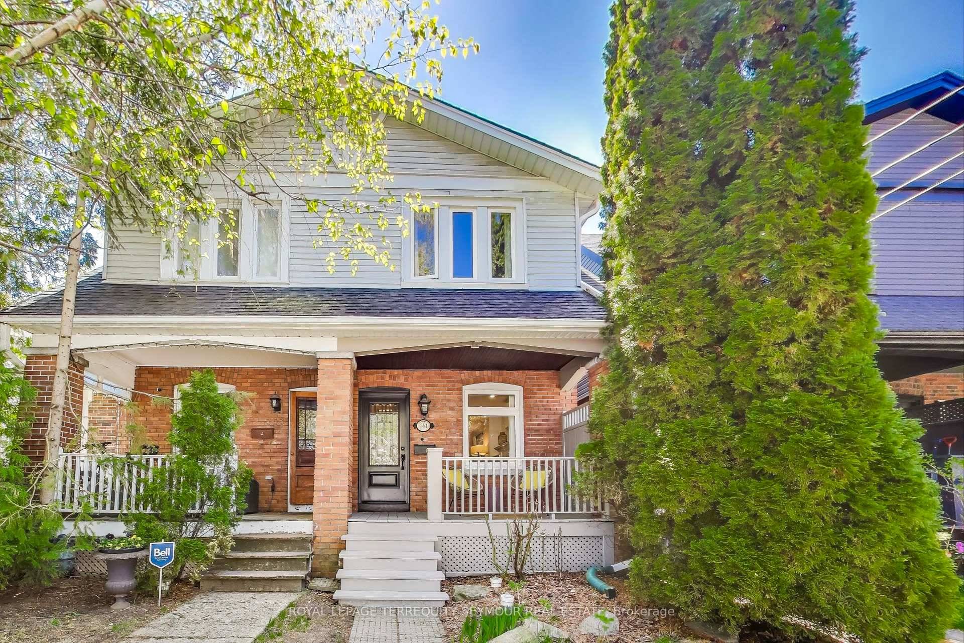 Welcome to North Toronto, one of Midtown Torontos eclectic and centrally located neighbourhoods.