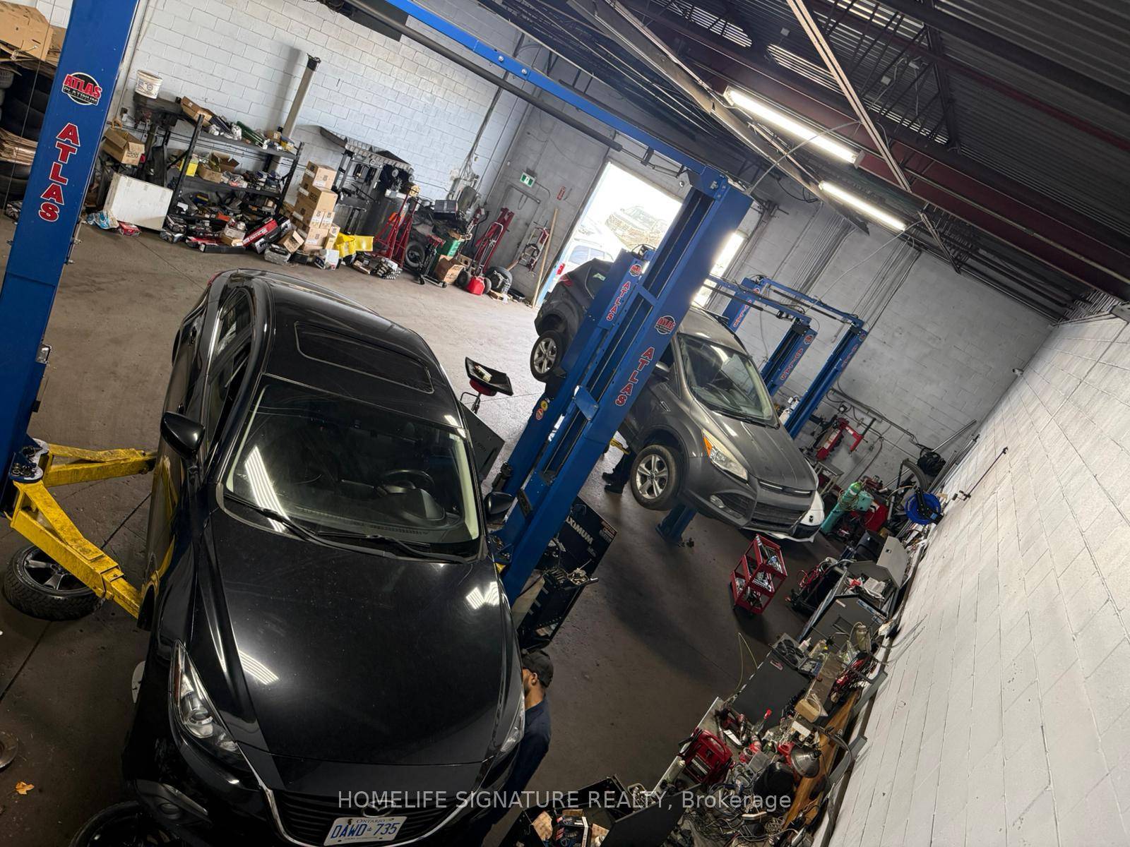 Fantastic opportunity to lease an approximately 4, 000 sq.