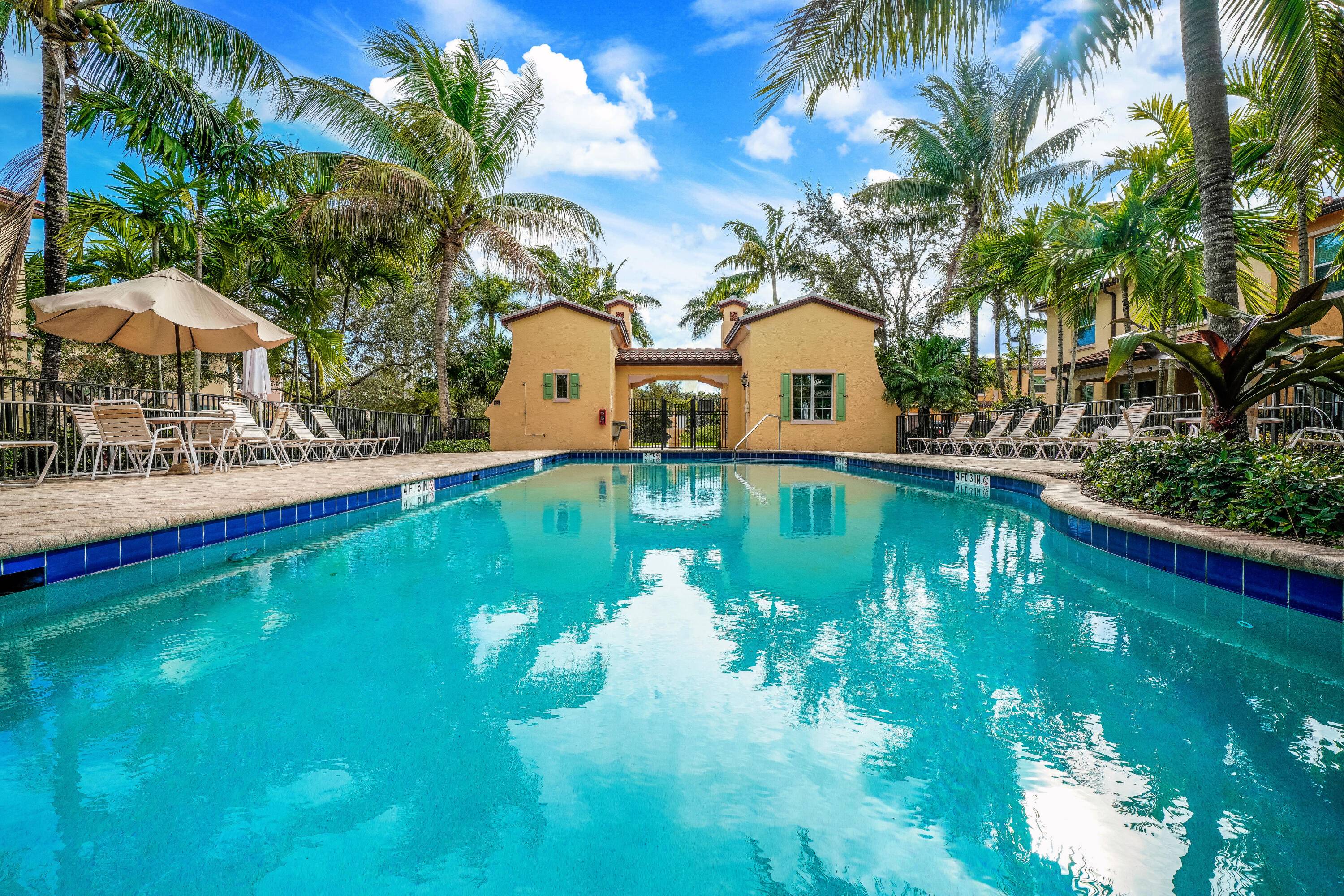 New AC, LAKEFRONT ! 2014 built, 3 bed, 2.