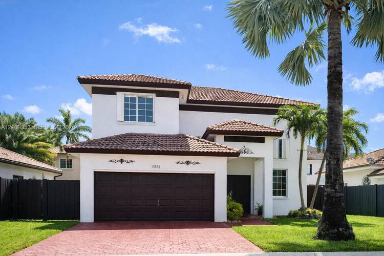 4 BEDROOMS 4 BATHROOMS NO HOA !