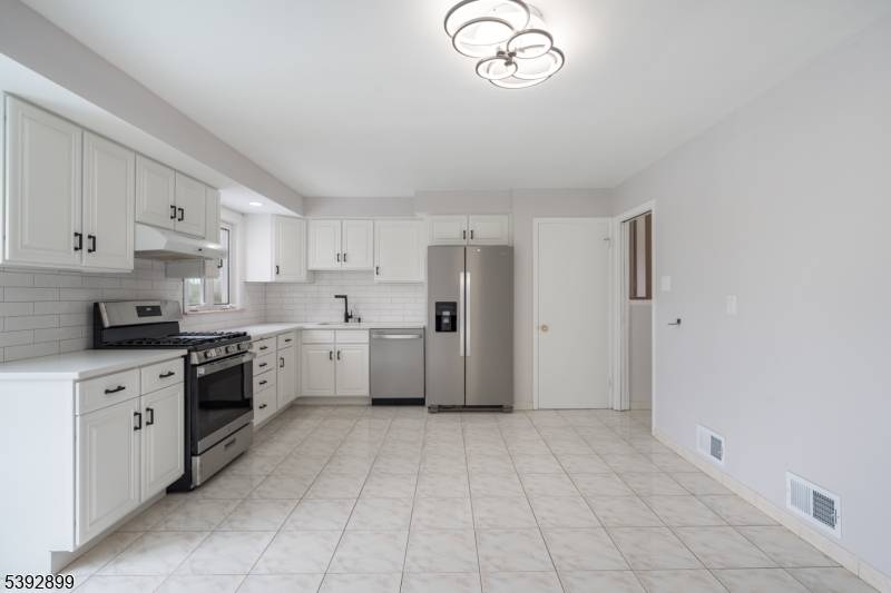 Renovated in 2025 Stunning Split Level Home in Desirable Mount Pleasant, West Orange !
