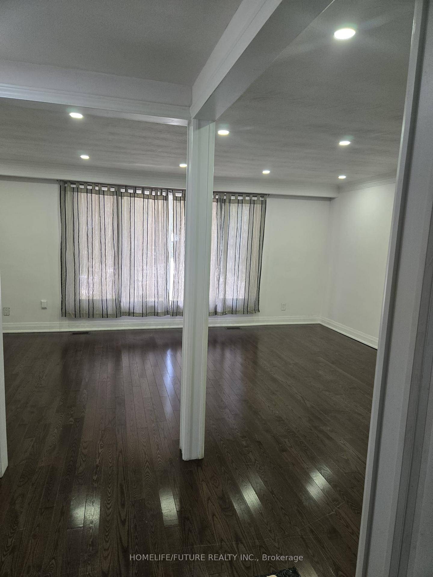 Detached, Elegant Bungalow In A Wonderful Neighbourhood.