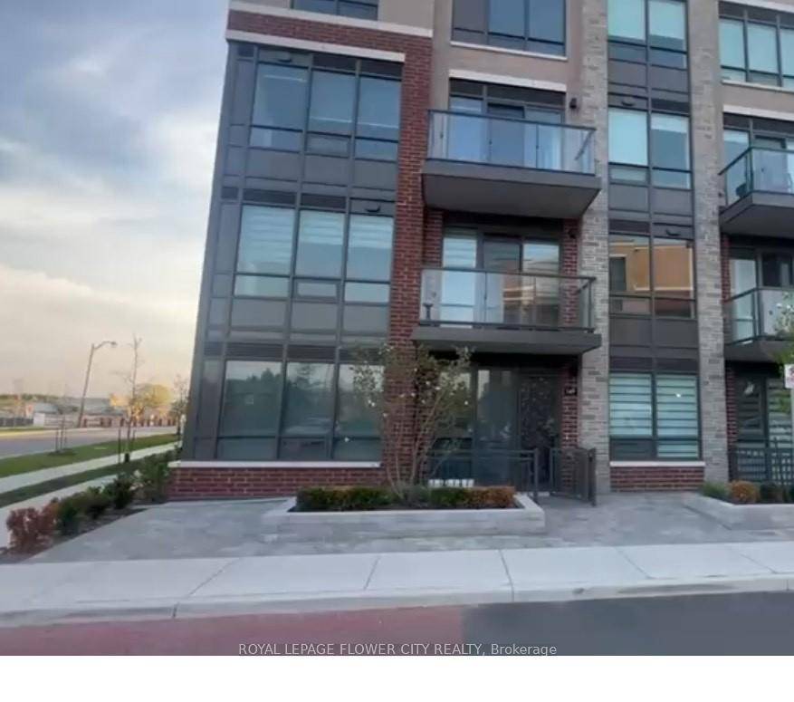 Beautiful corner unit on ground floor with clear view.