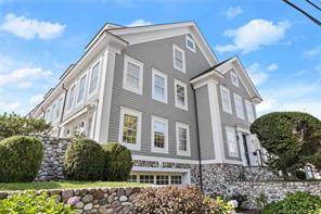 Embrace the coastal lifestyle at Oyster Wharf !