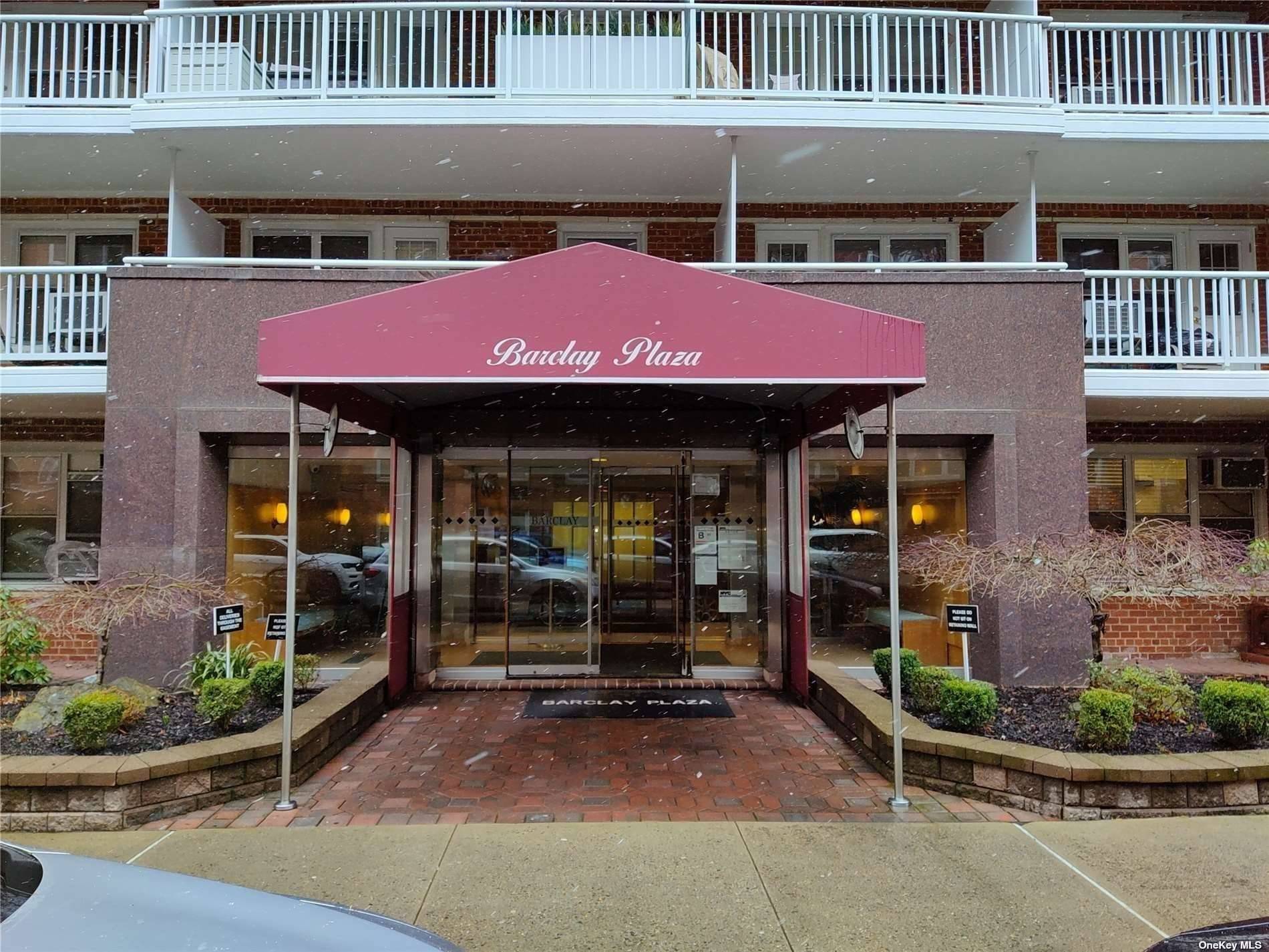 PROFESSIONAL MEDICAL OFFICE SPACE FOR SALE OR LEASE.