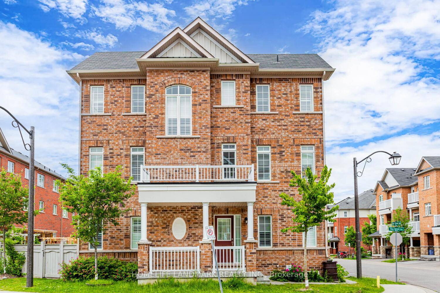Over 2000 Sqft, Markham Meadow 4 Br amp ; 3 Bathroom Townhome By Greenpark Homes In High Demand Greensborough Community, Minutes Away From Mount Joy Go Station.