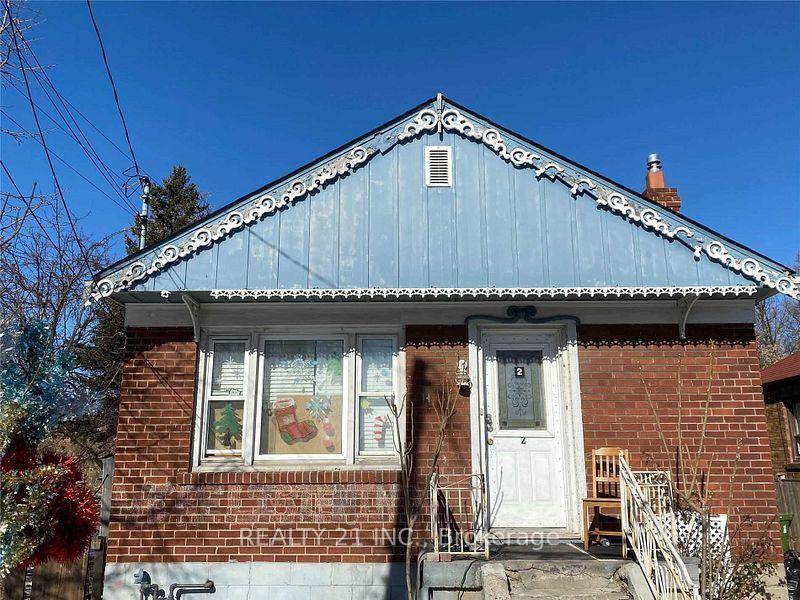 Cozy, Quartz amp ; Specious Corner Lot Home With Sunny View.
