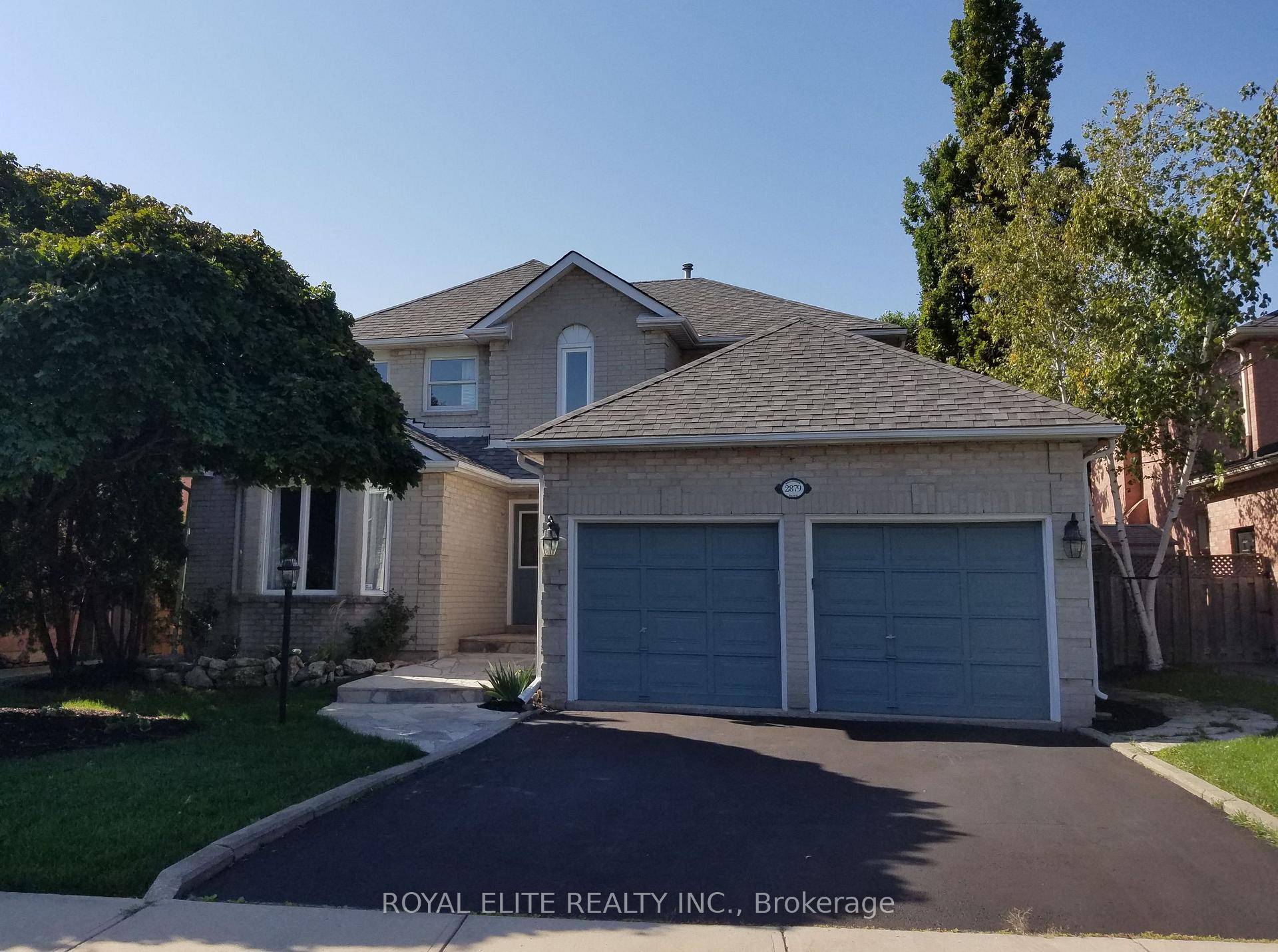 Bright amp ; Spacious 4 2 Bedroom Home Located In Clearview, One Of The Most Sought After Neighbourhoods In Oakville, With Approximately 3800 Square Feet Of Living Space This Beautiful ...