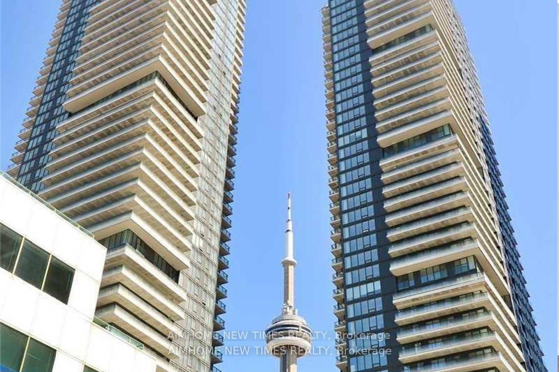 2 Bedrooms Plus Large Den Corner Unit In The Highly Desired King Blue Condo, Lake amp ; City Views Overlooking The Cn Tower !