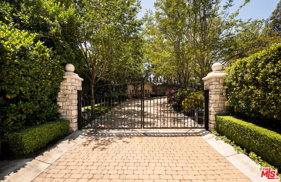 9996   Sunset Blvd 6BR Beverly Hills Post Office | B.H.P.O. La