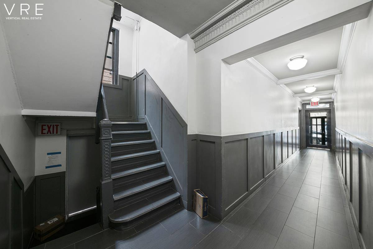 MUST SEE ! Renovated 3 bedroom apartment in prime South Park Slope !