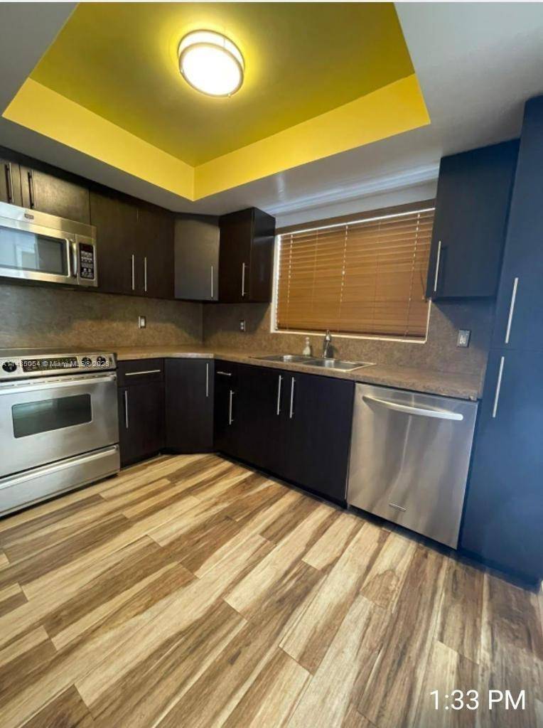 ATTENTION INVESTOR, THIS UPDATED GROUND FLOOR IS RENTED UNTIL MARCH 2024, TENANT WOULD LOVE TO STAY AND NEGOTIATE A NEW LEASE.