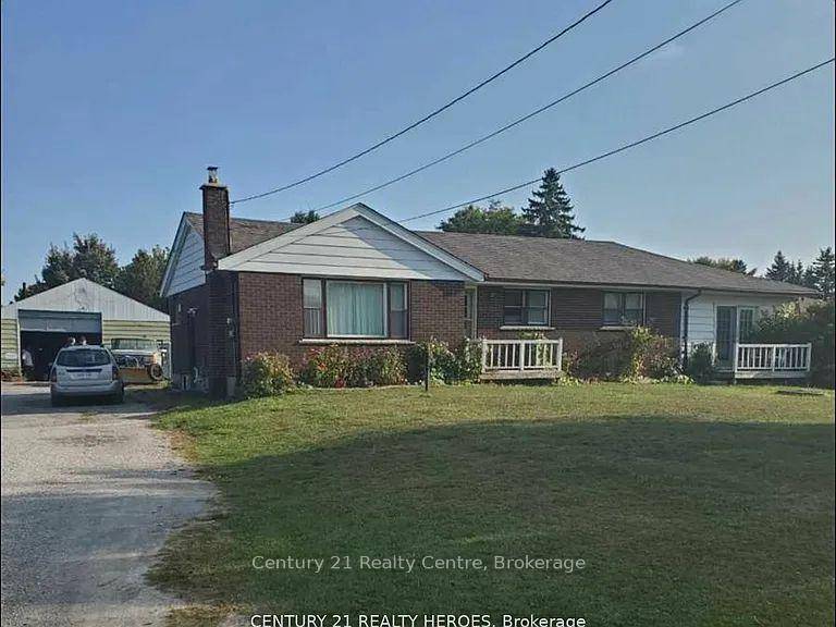 Bright amp ; Spacious Beautiful 3 Bedroom, With 1 Washroom, 3 Bedroom Home Family Friendly neighborhood.