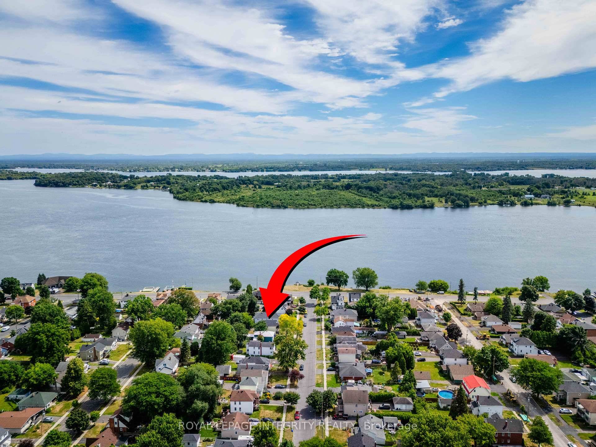 TURN KEY DUPLEX IN A GREAT NEIGHBOURHOOD FOR SALE !