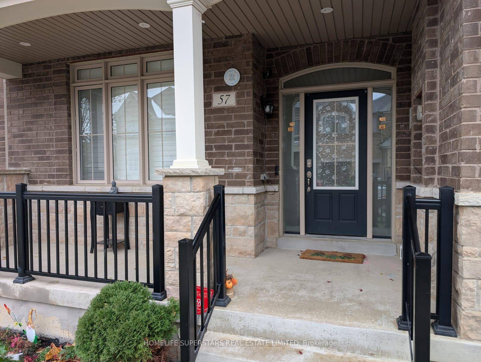 Stunning 3 Bedroom amp ; 3 Bath Freehold Town Located In One Of The Most Sought after Areas Of Brampton.