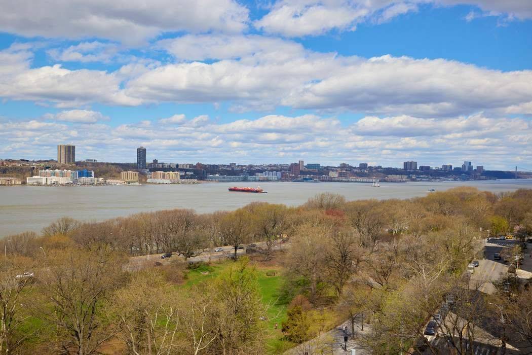 First Offering in Nearly 40 Years This exceptionally spacious and elegant corner two bedroom residence offers sweeping, unobstructed views of Riverside Park and the Hudson River through oversized picture windows.